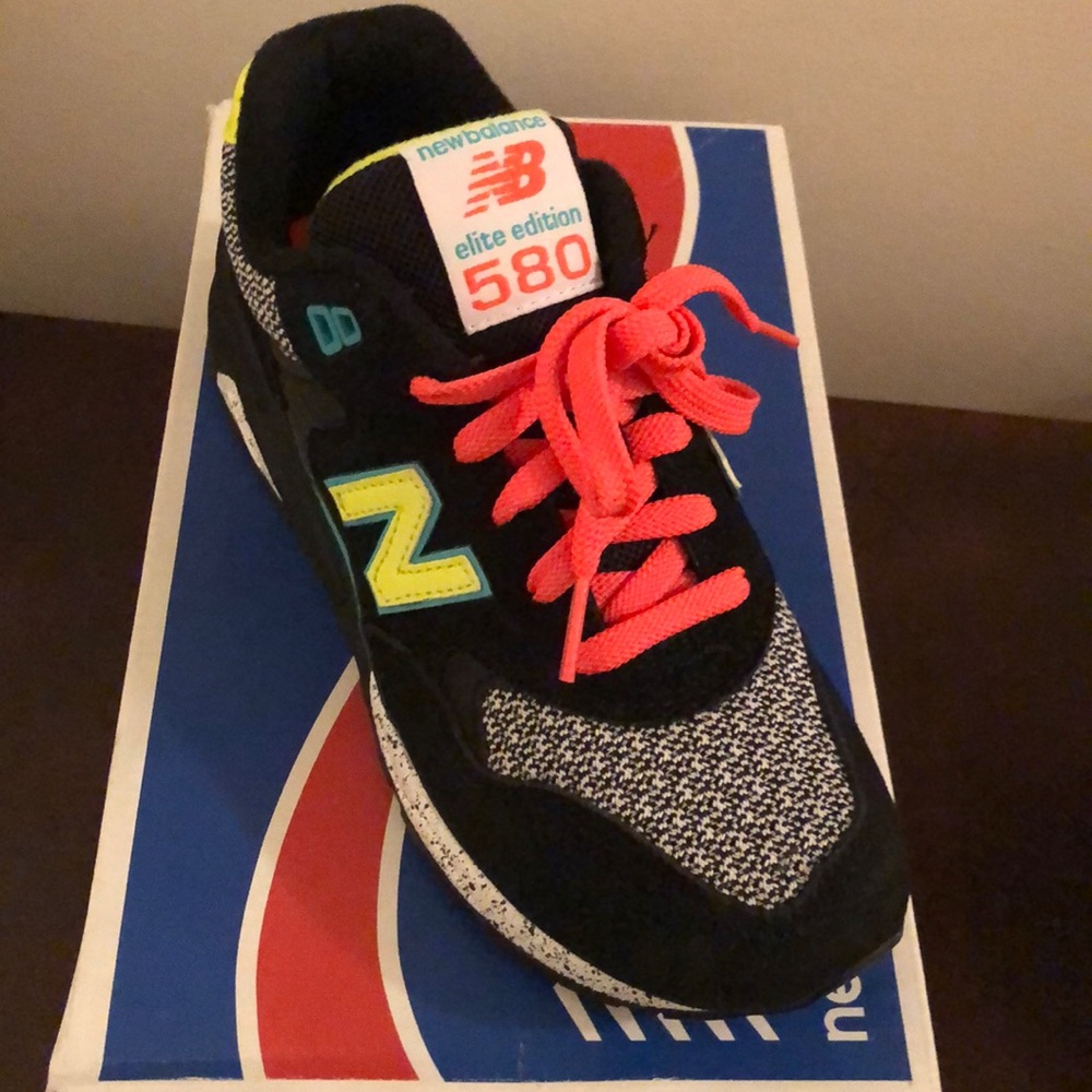 New Balance Elite Edition 580 Sneaker. Sz 6 womens